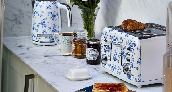 VQ - Laura Ashley, 4-Slice Toaster, China Rose by New Dawn Innovations popcorn