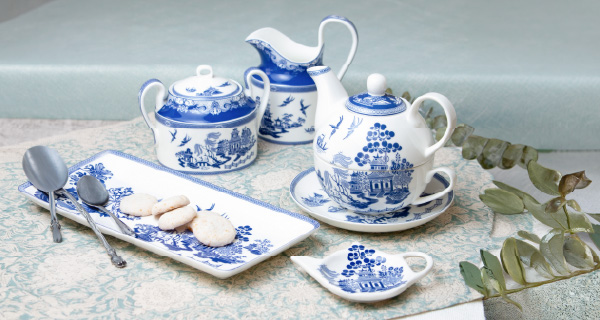 Blue Willow Teaware by Coastline Imports popcorn